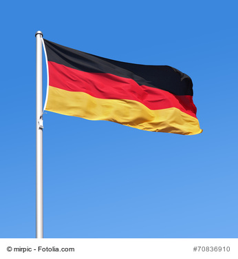 Deutsche Flagge an AutotÃ¼ren Und FlÃ¼gelspiegel Redaktionelles