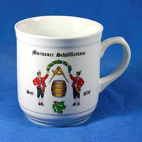 Tasse mit Dekor 2400